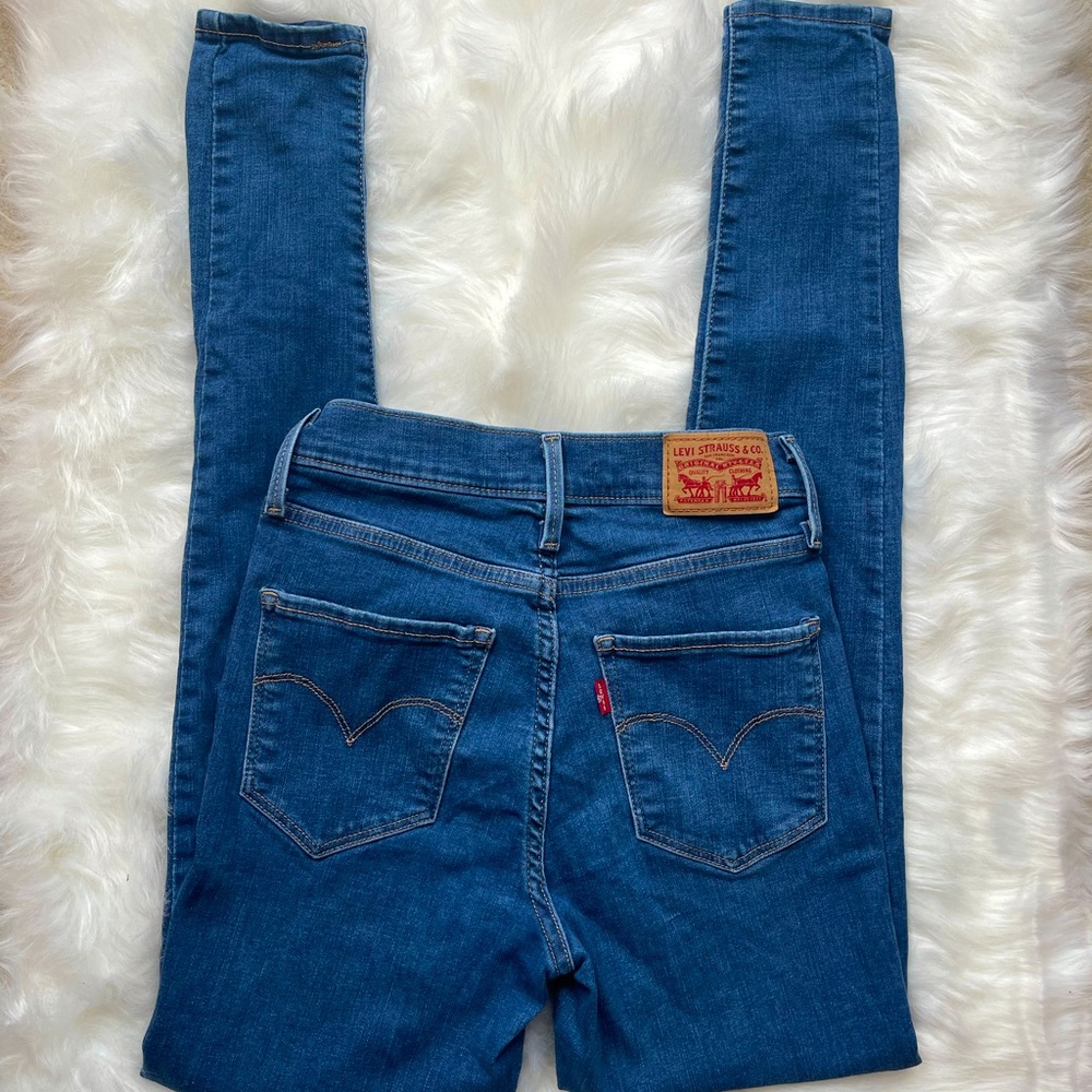 Levi’s 720 High Rise Jeans - Picture 5 of 5